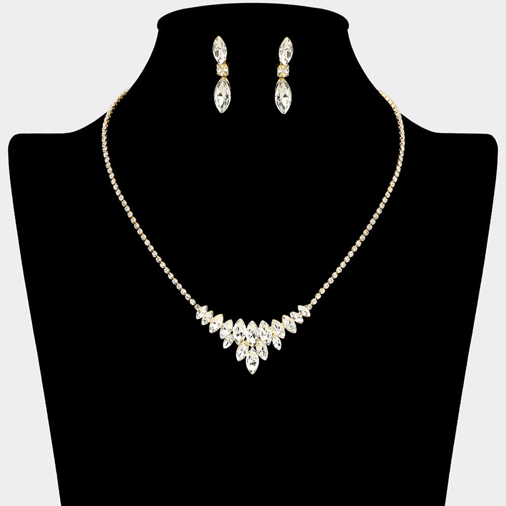 Clear Crystal on Gold Cluster Statement Necklace with matching earrings – Sparkling Rhinestone Embellished Jewelry. Shown here on a black mannequin bust. 