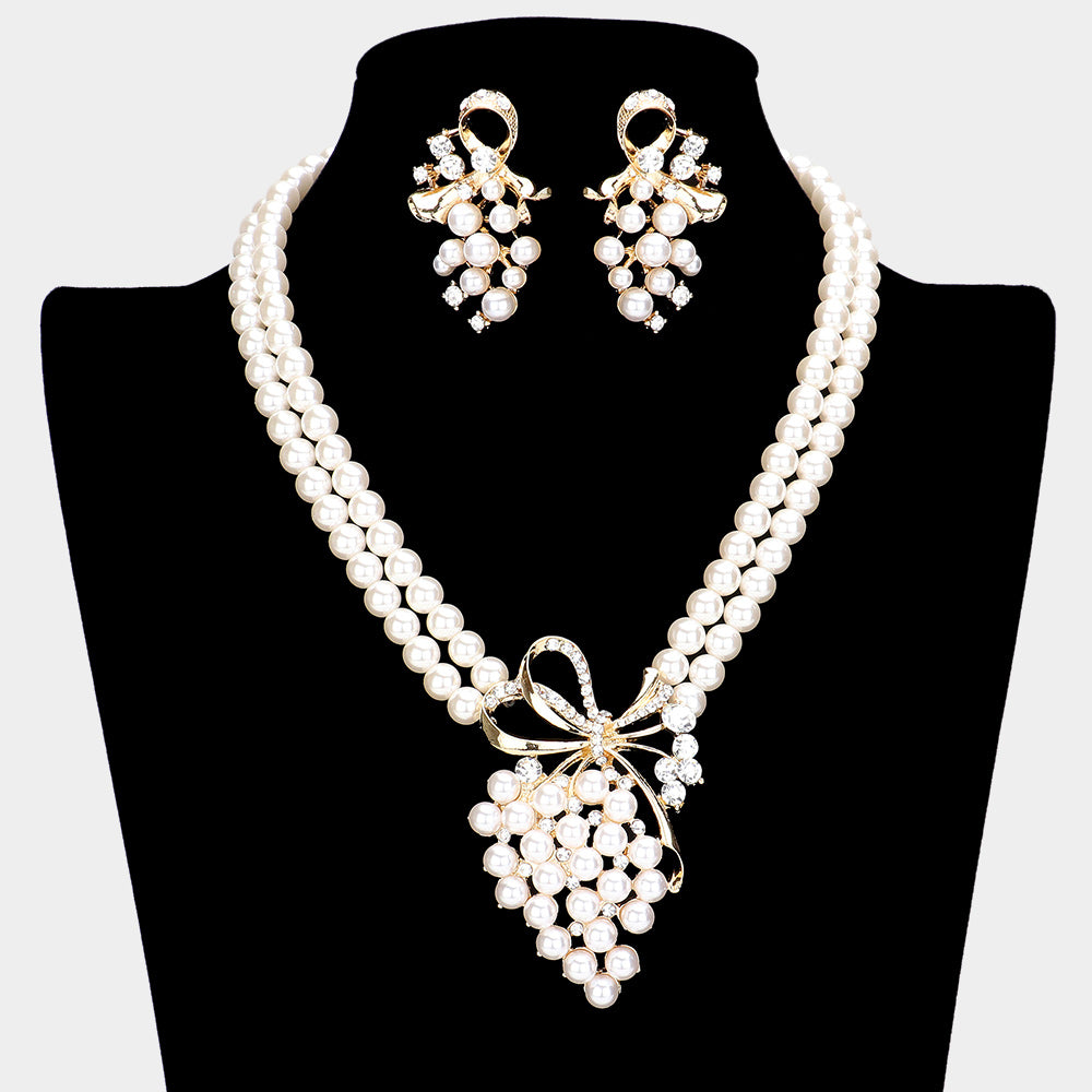 Cream Pearls and Bows Wedding Necklace Set on Gold | Bridal Jewelry