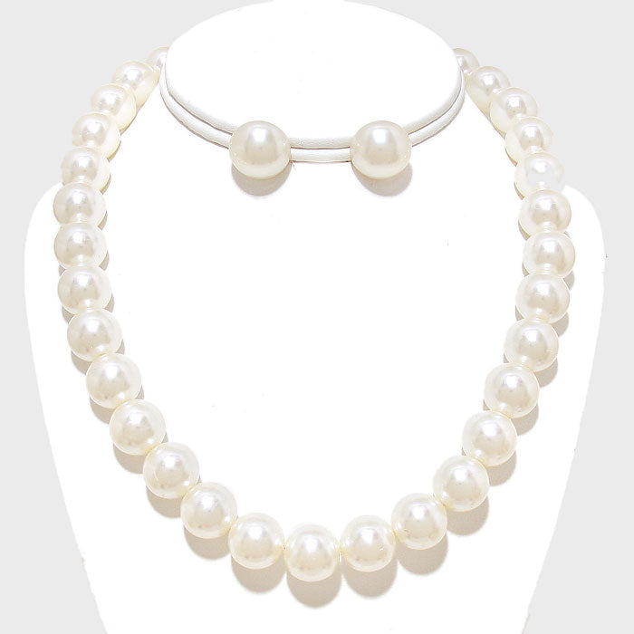 Cream Pearl Necklace and Earrings